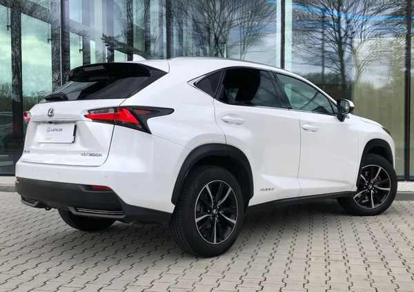 Lexus NX cena 117900 przebieg: 75709, rok produkcji 2015 z Myślibórz małe 596